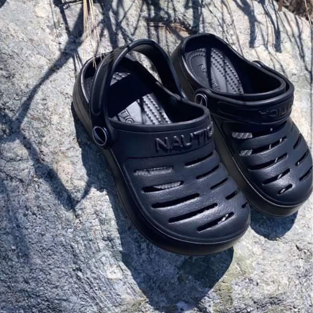 NAUTICA TODDLER BOYS RIVER EDGE CLOGS SIZE 9 US